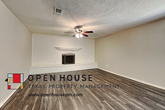 Building Photo - 2033 E Branch Hollow Dr Carrollton