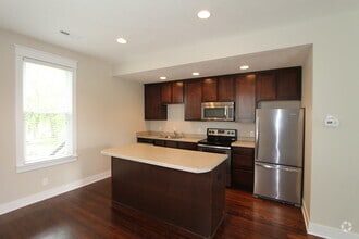 Building Photo - 2030 Vinton St