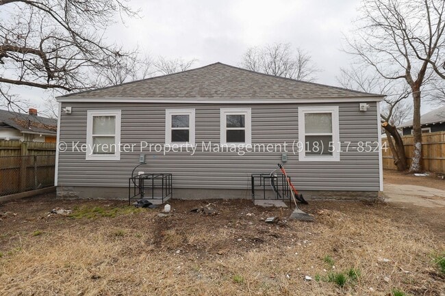 Building Photo - E Haskell St Duplex