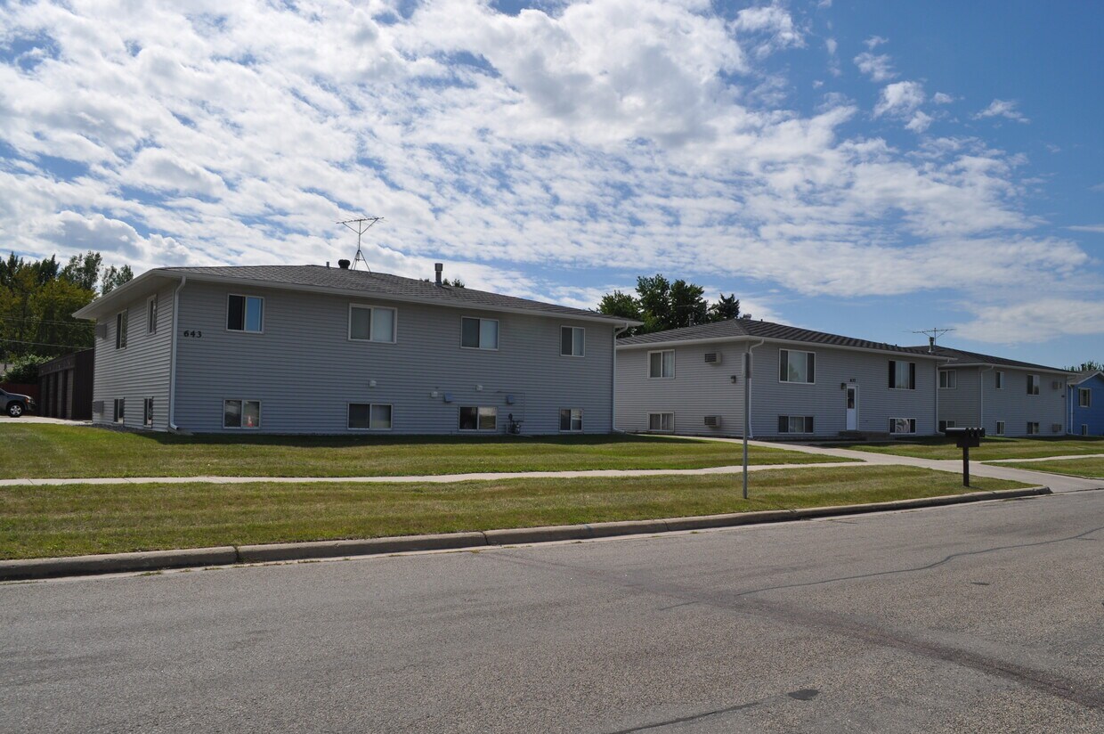Building Photo - 643 2nd Ave E