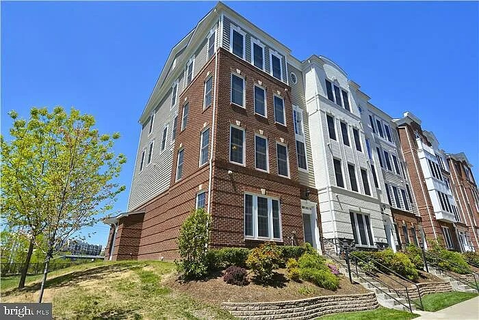 Photo - 2325 Brookmoor Ln (Leesylvania, VA)