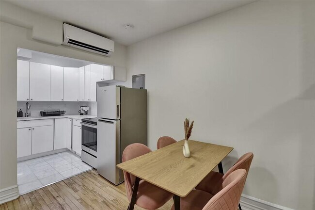 Foto del edificio - 1830 3rd Ave