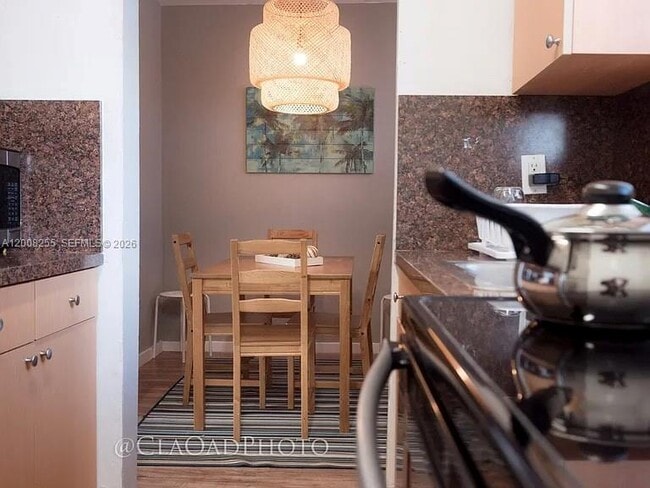 Foto del edificio - 375 SW 19th Ave