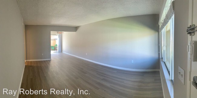 Building Photo - 2732 W Juniper St