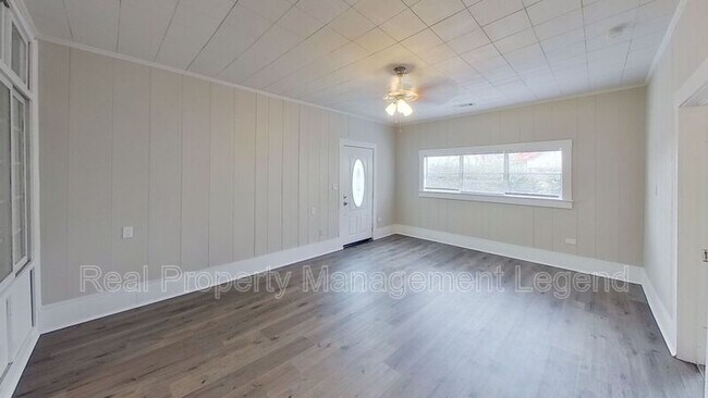 Foto del edificio - 826 W Crawford Street