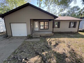 Building Photo - 418 Osage Dr