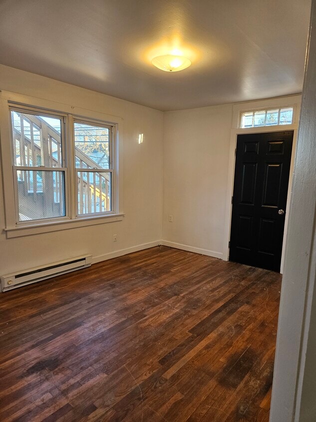 95 Providence St Unit First Floor, Taftville, CT 06380 Apartments in