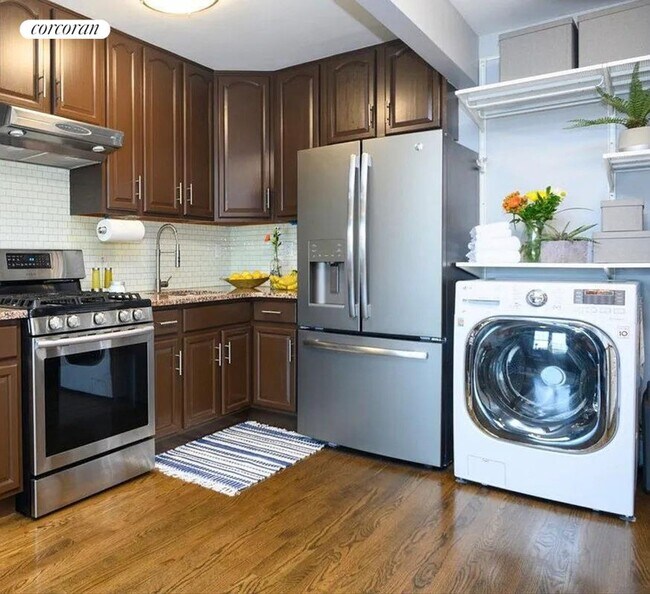 Foto del edificio - 41-35 67th St