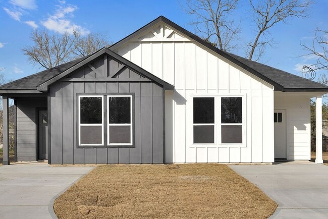 Foto del edificio - 106 Runnels St