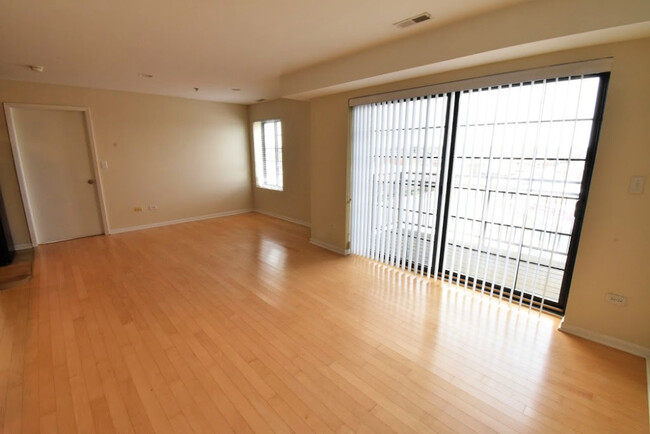 Building Photo - 8255 Skokie Blvd