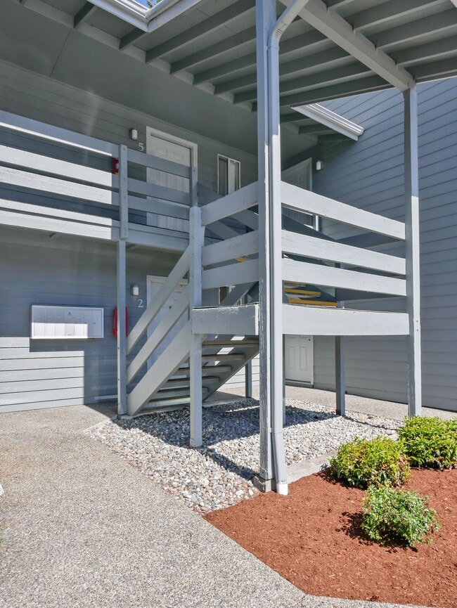Building Photo - Madrona Park
