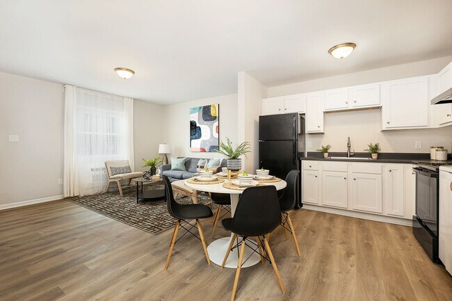 Foto del edificio - T.R. Lawing Realty Property