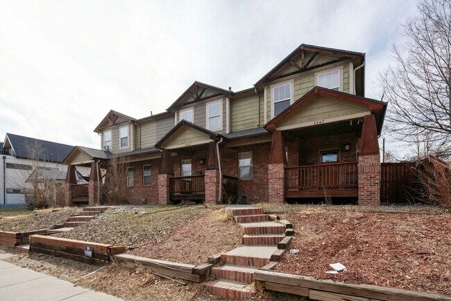 Foto del edificio - Exceptional 5-Bedroom Home Steps from the University of Denver