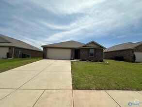 Building Photo - 106 Hank Ct