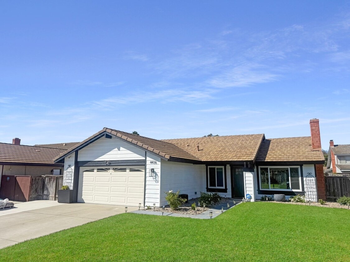Primary Photo - Updated 3B/2BA House in Oceanside!