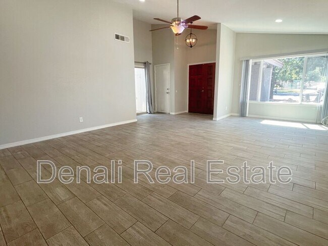 Foto del edificio - 2053 S Paseo Loma