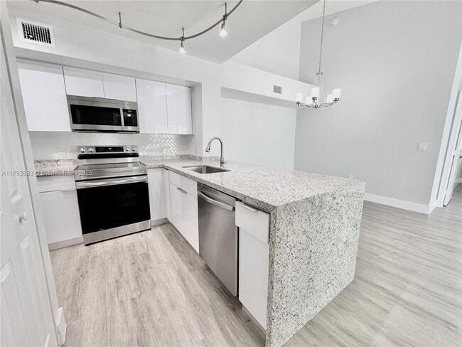 Building Photo - 677 NW 170th Ter