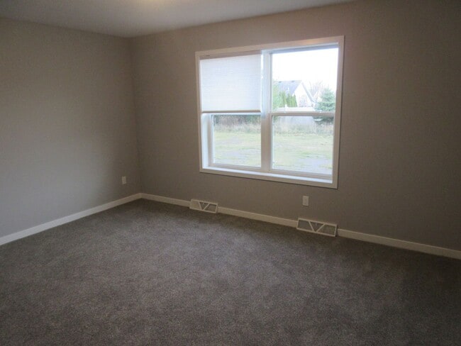 Building Photo - 430