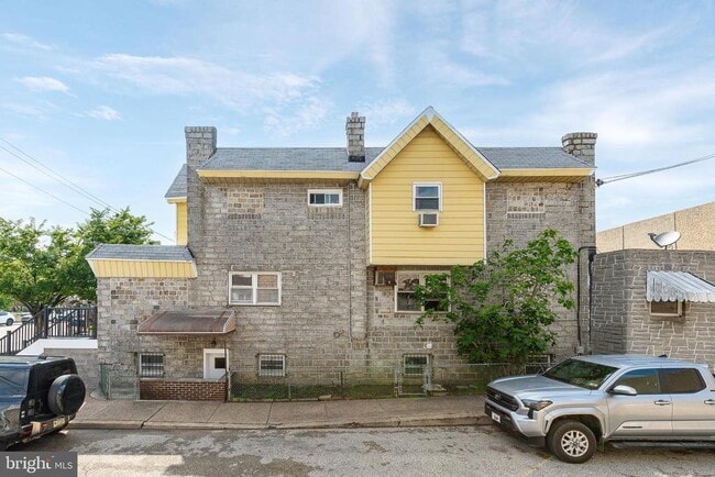 Building Photo - 1617 Packer Ave