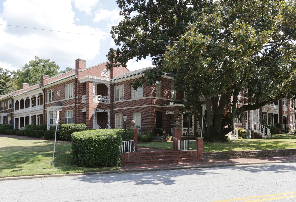 Primary Photo - LaDelle Apartments