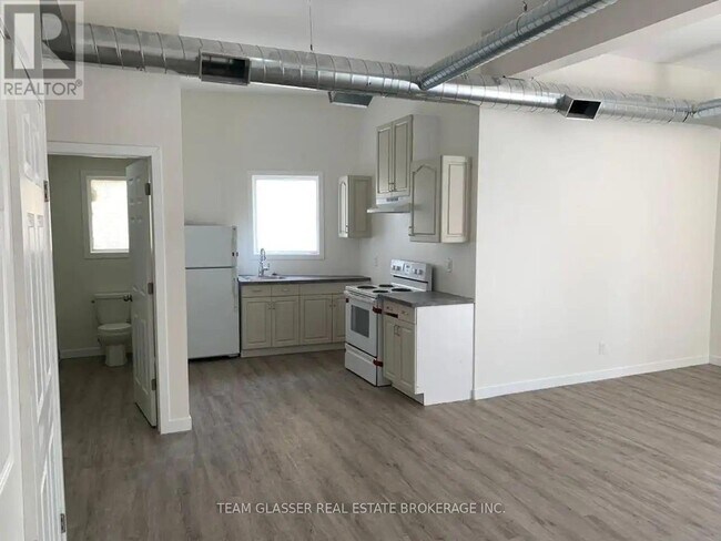 Photo du bâtiment - 423-423 Hamilton Rd