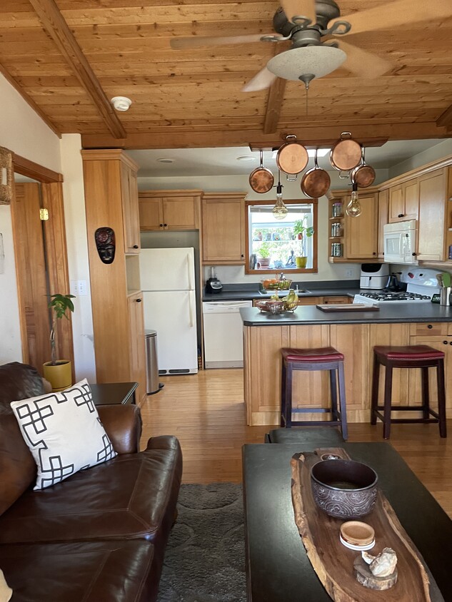 Foto principal - 4974 Hawley Blvd