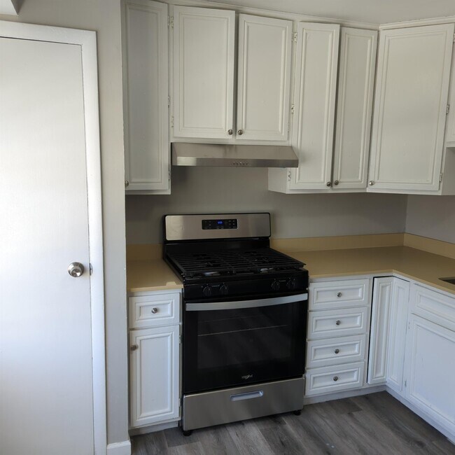 Foto del edificio - 6205 N Devonshire Dr