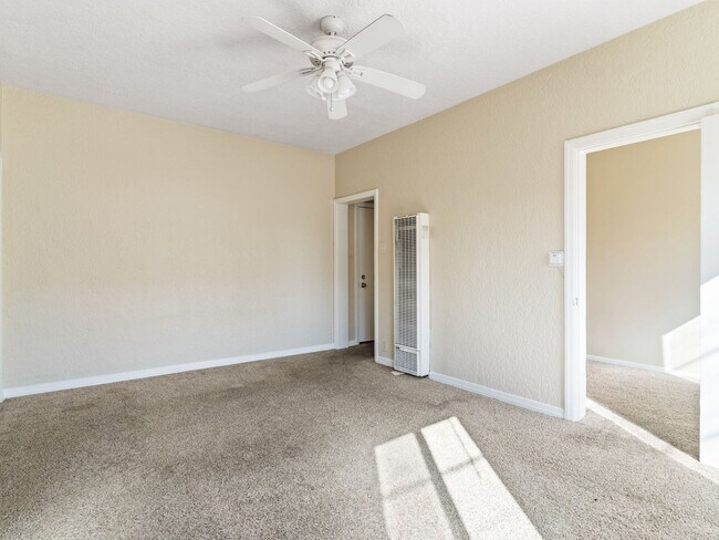 Foto del edificio - 1324 N Peterson Ave