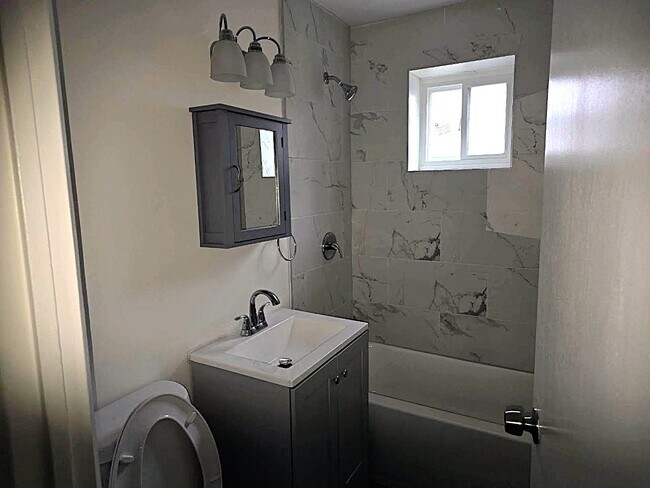 Foto del edificio - 14605 Des Plaines St