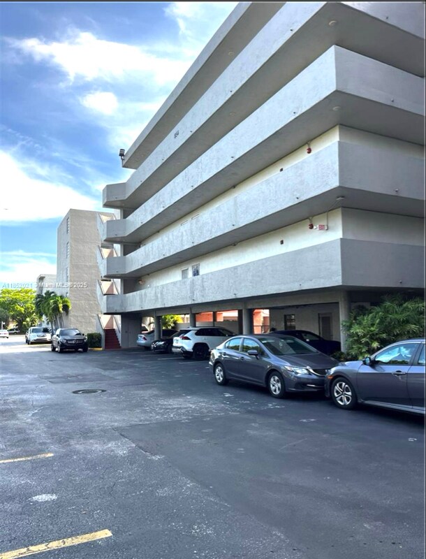 Foto del edificio - 802 NW 87th Ave