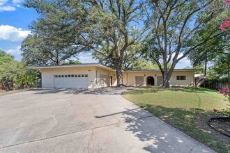 Building Photo - 101 Sultenfuss Ave
