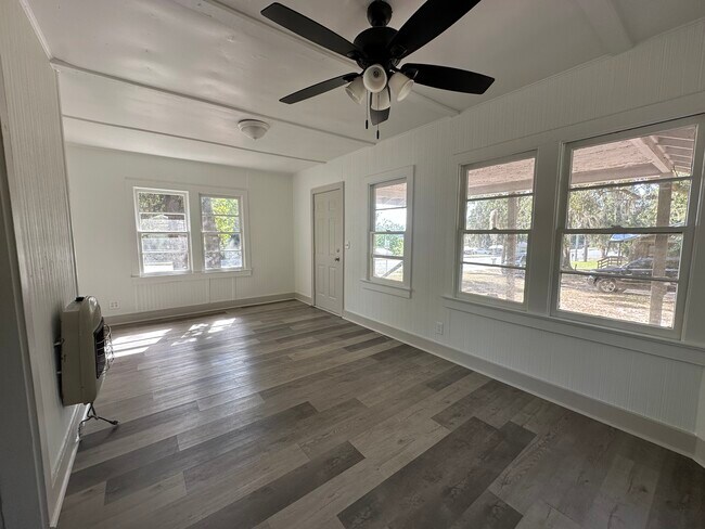 Foto del edificio - 2298 S Marion Ave