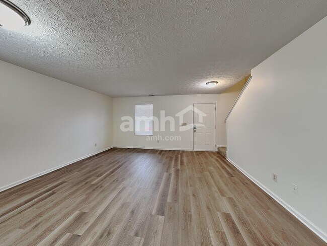 Foto del edificio - 7504 Hemrich Dr