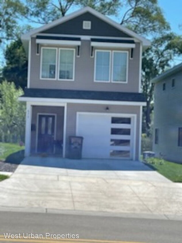 Primary Photo - 3 br, 2 bath House - 673 W. Webster Ave