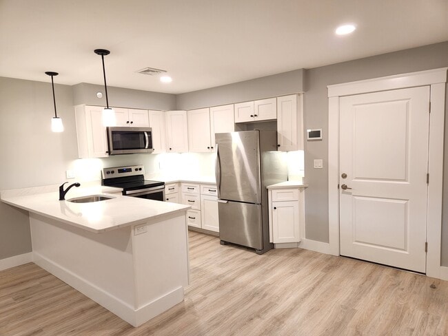 Building Photo - The Suites at Pawtucketville