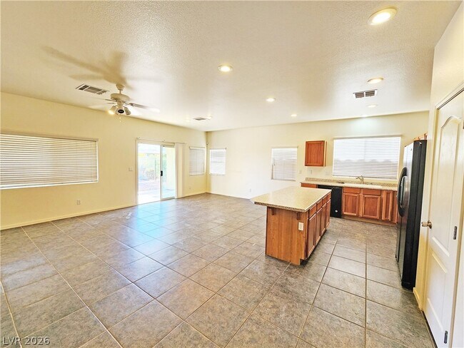 Building Photo - 5434 Cansano St