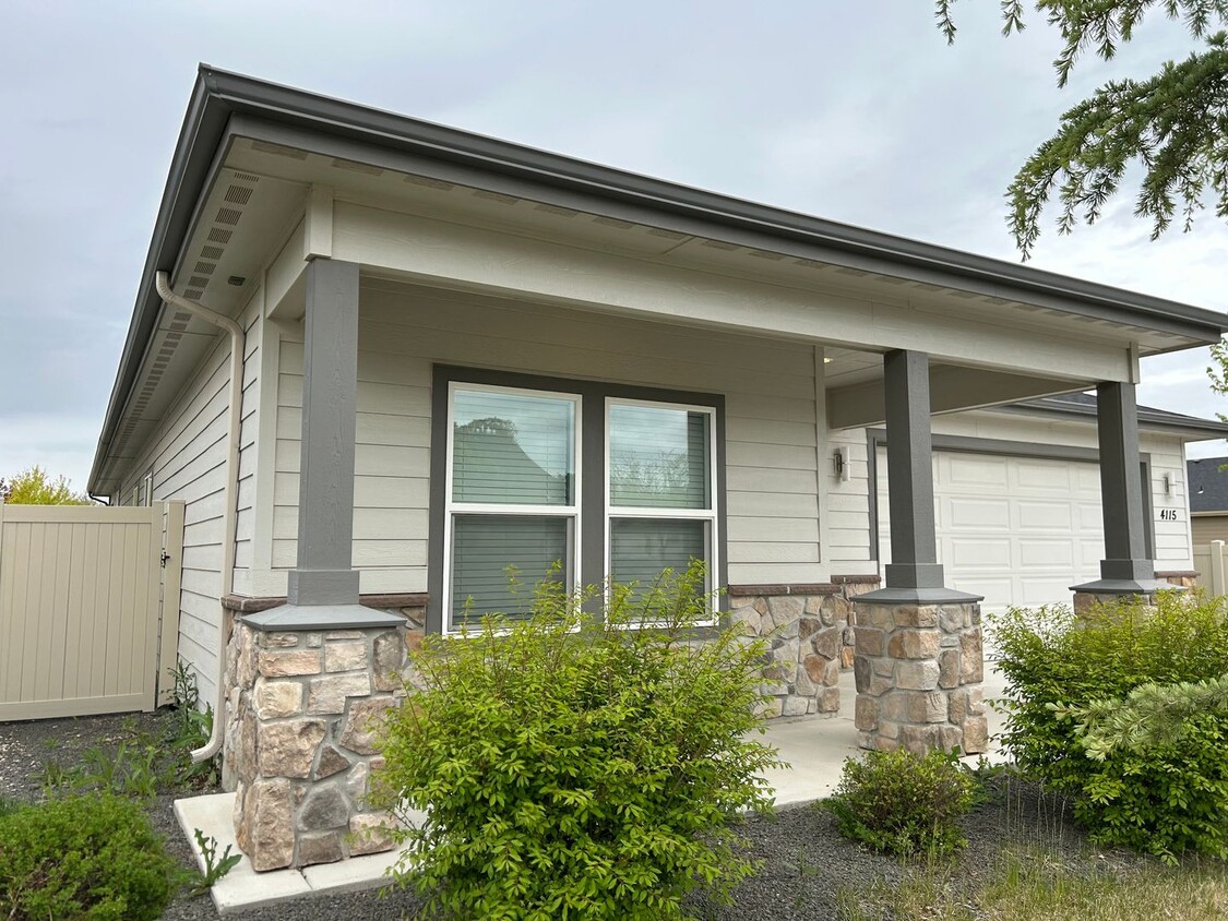 Foto del edificio - Beautiful Modern 3 Bedroom 2 Bathroom Home