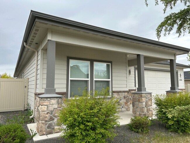 Foto del edificio - Beautiful Modern 3 Bedroom 2 Bathroom Home