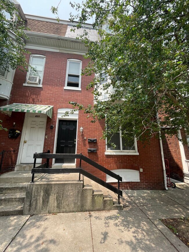 Building Photo - 623 Chestnut St