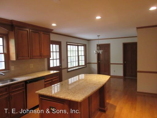 Building Photo - 7008 Ashburn Cir