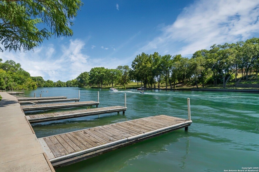 Foto principal - 963 River Rock
