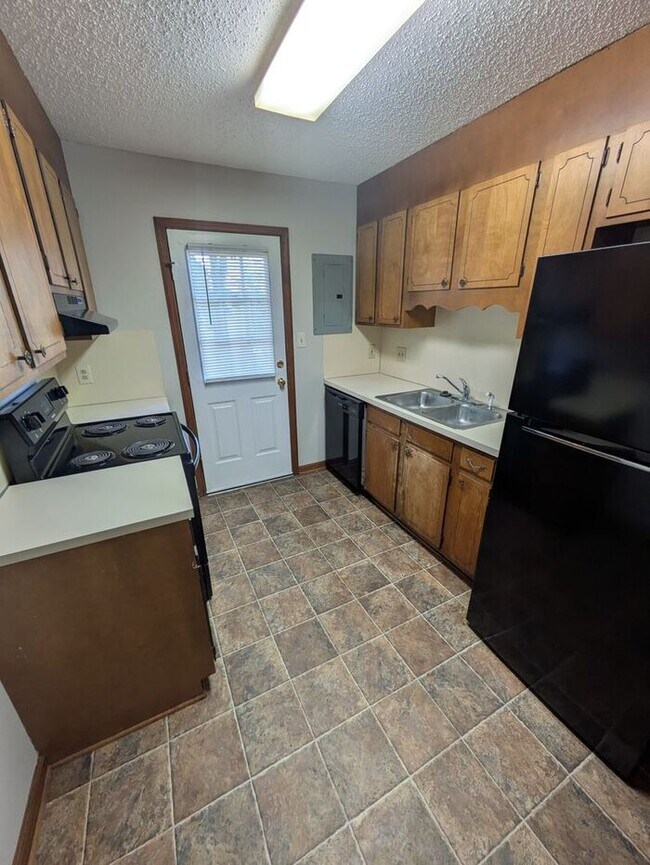 Foto del edificio - 1BD/1BA Unit at Westmont Apartments in Hickory