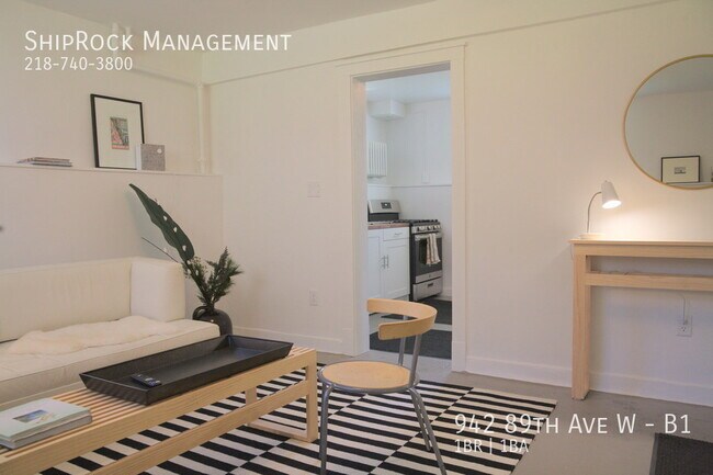 Foto del edificio - 942 89th Ave W