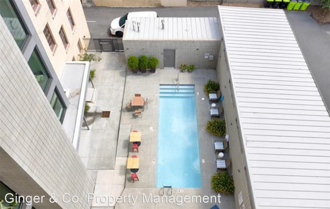 Building Photo - 3 br, 3 bath House - 312 N Buchanan Blvd U...