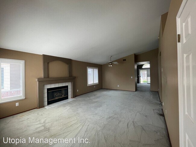 Foto del edificio - 3 br, 2 bath House - 6423 Shasta Creek Way