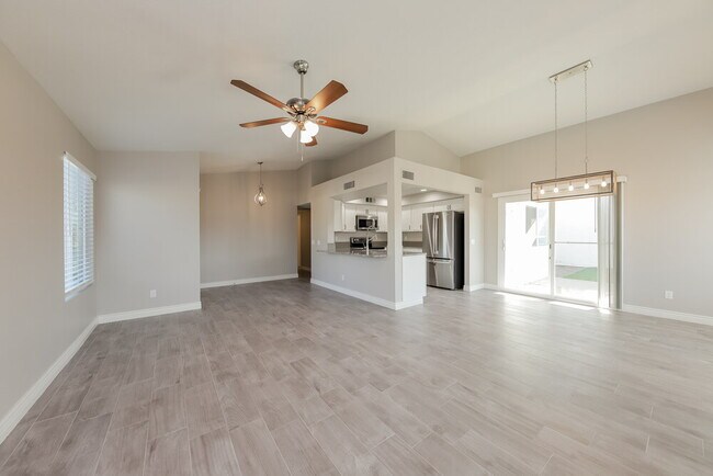 Foto del edificio - 8741 W Greenbrian Dr