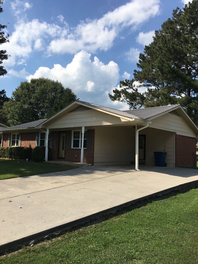 Foto del edificio - 3/2 House in Garden Lakes $1,395