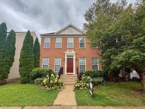 Building Photo - 6004 Abernethy Ln