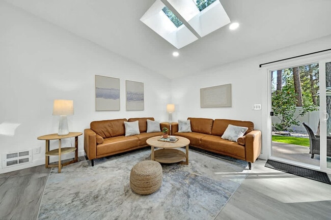 Building Photo - 5999 N Pinegrove Dr