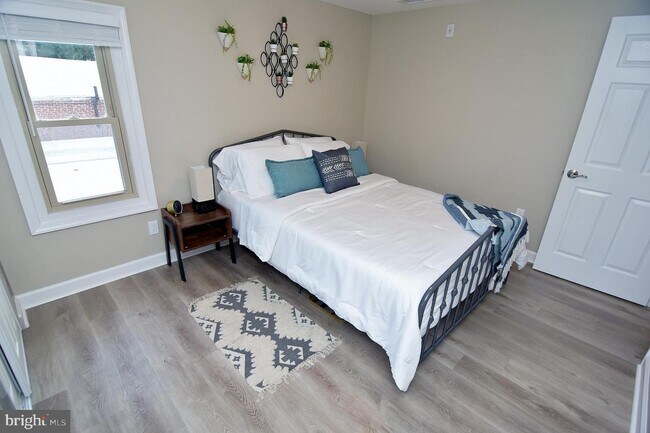 Foto del edificio - 7918 Ardleigh St